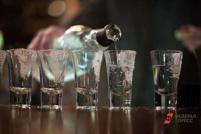Курганские депутаты предложили запретить российским родителям тратить детские пособия на алкоголь