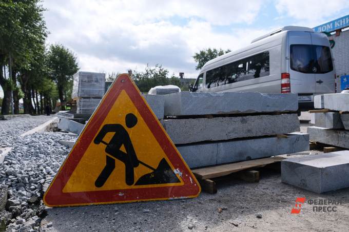 Администрация одного из городов Зауралья объяснила причины плохих дорог