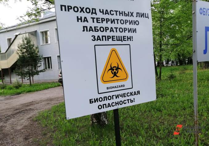 В Свердловской области скончались 18 пациентов с COVID-19.Заразились еще 385