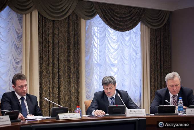В праймериз «Единой России» примут участие два действующих депутатов Госдумы