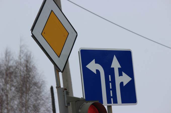 В Екатеринбурге на двух перекрестках запретили левый поворот