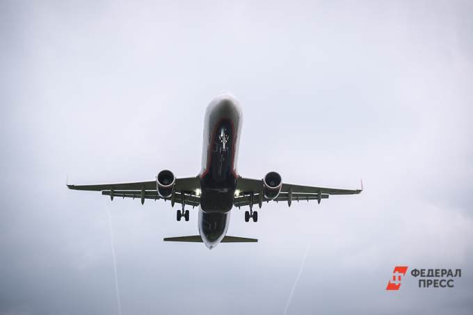 Самолет авиакомпании «Ямал» экстренно сел в Санкт-Петербурге