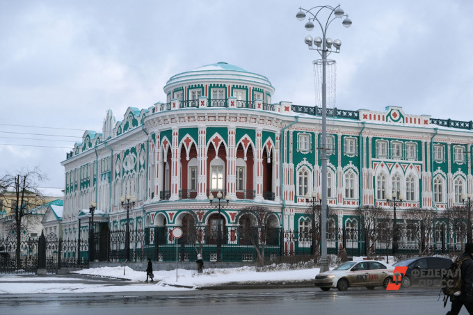 Губернатор Куйвашев вручил мэру Екатеринбурга награду от Путина