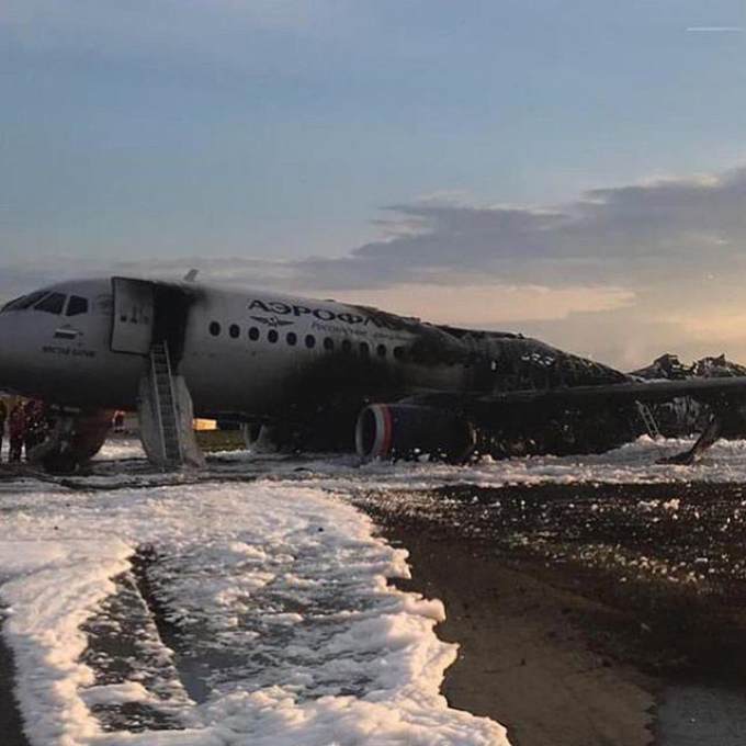 Россияне требуют запретить Sukhoi Superjet после катастрофы в «Шереметьево»