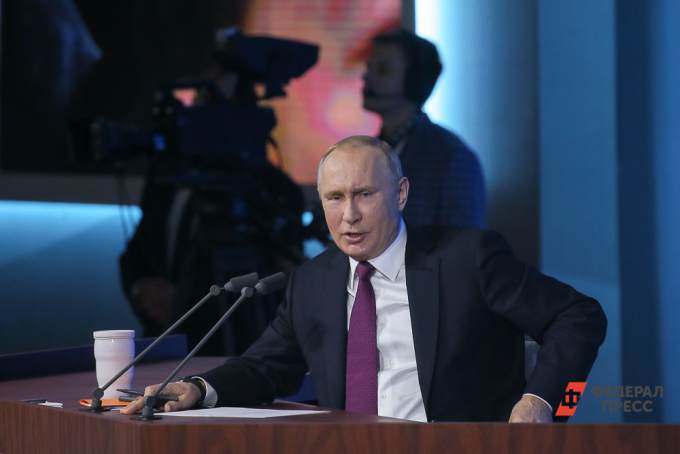 Путин попросил министра просвещения «не нахваливать учителей», а следить за их зарплатой
