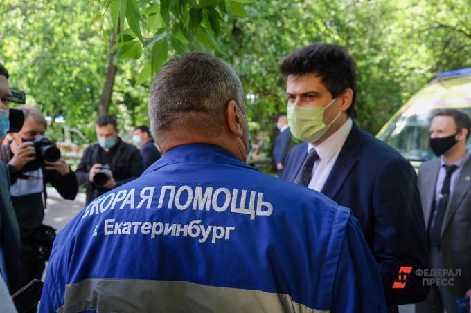 Высокинский: выплаты медикам Екатеринбурга взяты на беспрецедентный контроль