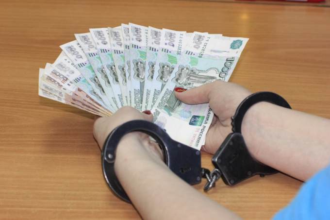 В Екатеринбурге вынесли приговор бывшему борцу с коррупцией, обвиняемому во взяточничестве