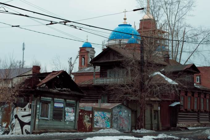 В Екатеринбурге снесут дом на ВИЗе, который хотели отреставрировать волонтеры