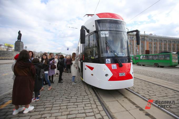 Власти Екатеринбурга пожаловались на нехватку денег на новые трамваи