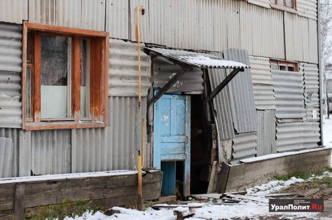 На Ямале запустят новую программу для жителей аварийных домов