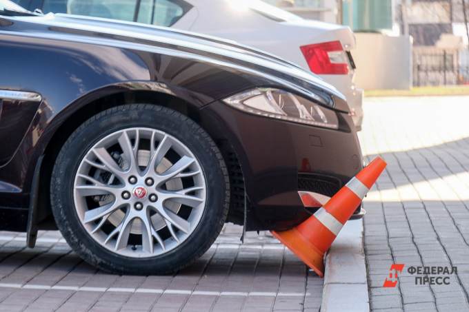 Ямальские автовладельцы будут платить штрафы за нарушения на парковке