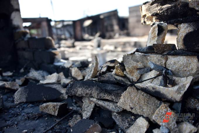 В Нефтеюганске комиссия решит, будет ли сгоревший дом использоваться дальше или его снесут