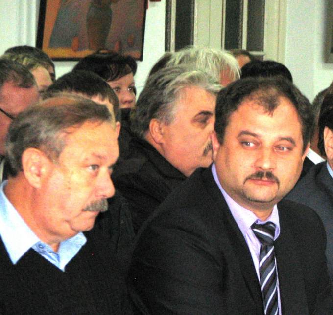 Александр Якушев и Сергей Руденко  сидели рядом и остались довольны итогами выборов