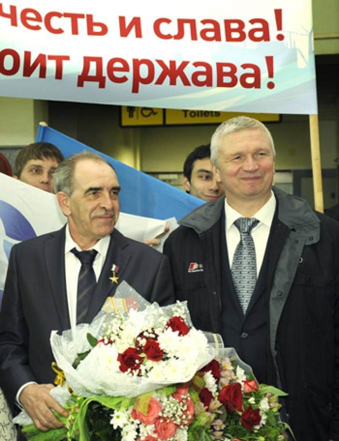 Михаил Похлебаев (справа) в декабре будет представлен как руководитель ПО Маяк