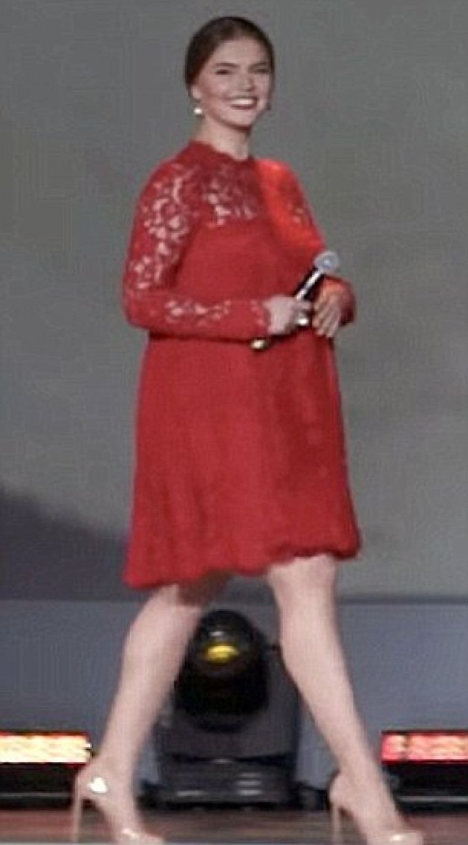 Алина Кабаева в Красном платье