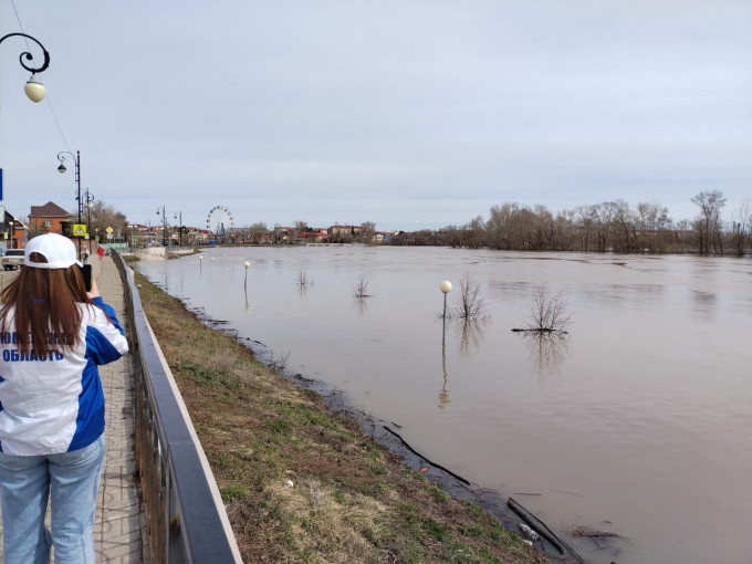 Вода отступает от домов тюменцев, но в Ярково ждут пика половодья