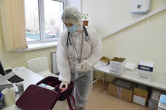 На Среднем Урале коронавирусом заразились почти 400 человек