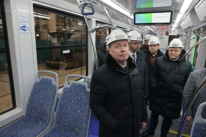 В Екатеринбурге представили новый трамвай, который может появиться в Академическом и Солнечном