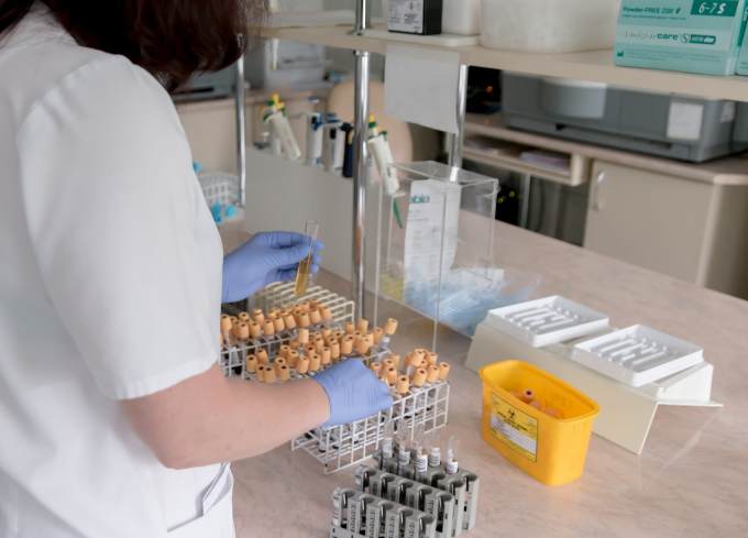На Ямале еще 69 человек заболели коронавирусом. Один скончался