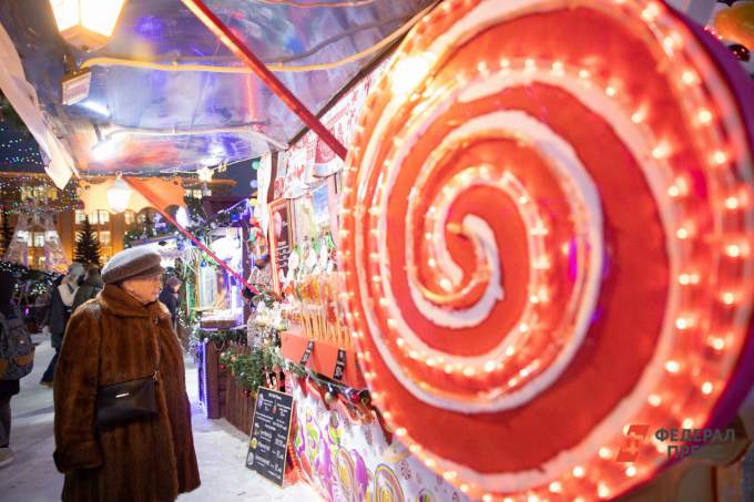 ​Власти Ямала не исключили возможность введения новых коронавирусных ограничений на новогодние праздники