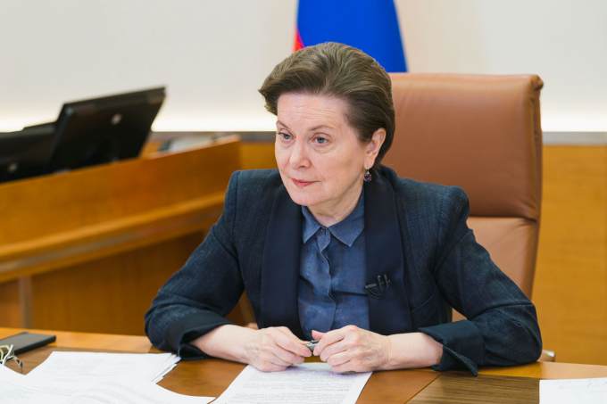 Комарова рекомендовала перевести не менее половины работников на дистант