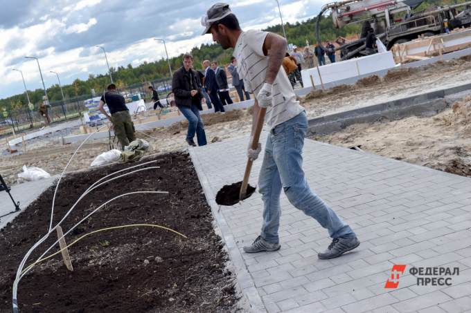 Жители Сургута обрушились с критикой на мэрию из-за пробок и благоустройства газонов