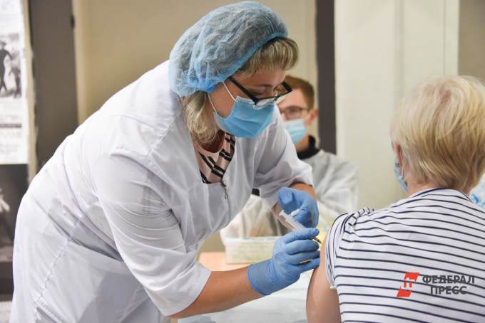 На Ямале подготовили список профессий, сотрудникам которых нужно пройти вакцинацию