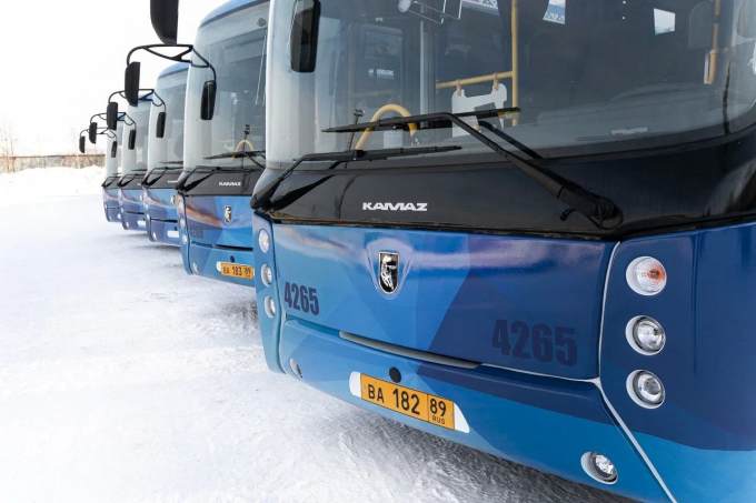 Для перевозки ноябрьских пассажиров приобретены пять новых автобусов