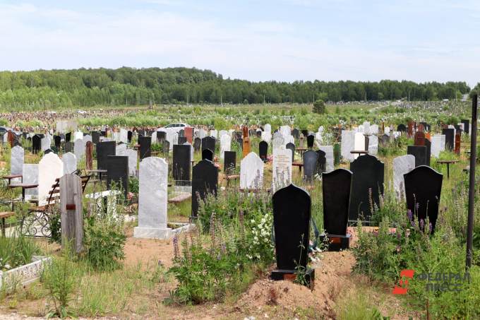 В Ревде переполнилось кладбище