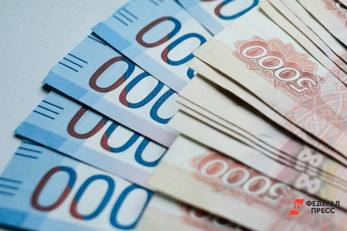 Жители РФ взяли потребительских кредитов на рекордные 719 млрд рублей за месяц