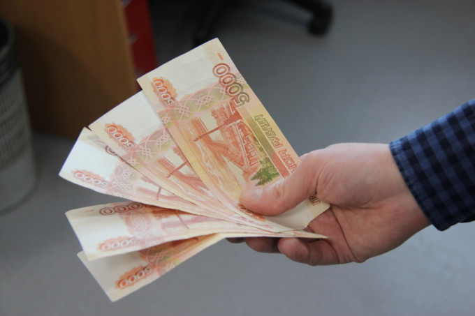 В Екатеринбурге работникам вузов увеличили зарплаты