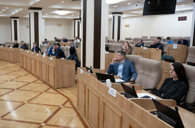 Проект бюджета Екатеринбурга на 2024 год представили депутатам гордумы