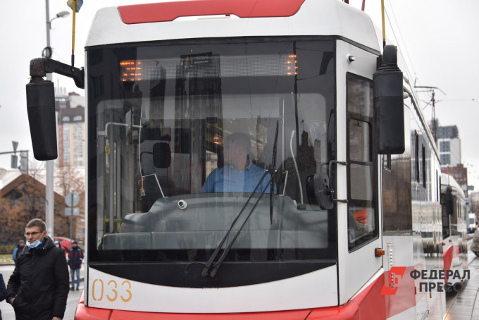 В Екатеринбурге запустили первые трамваи в микрорайон Солнечный