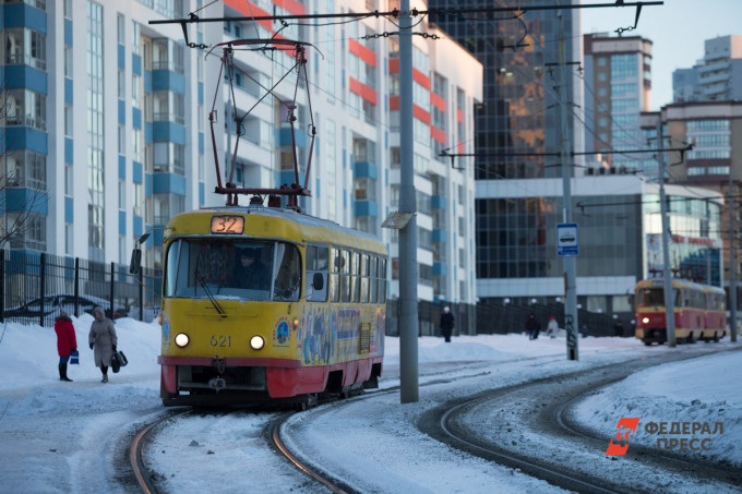 В Екатеринбурге на новой линии в Академическом задымился трамвай