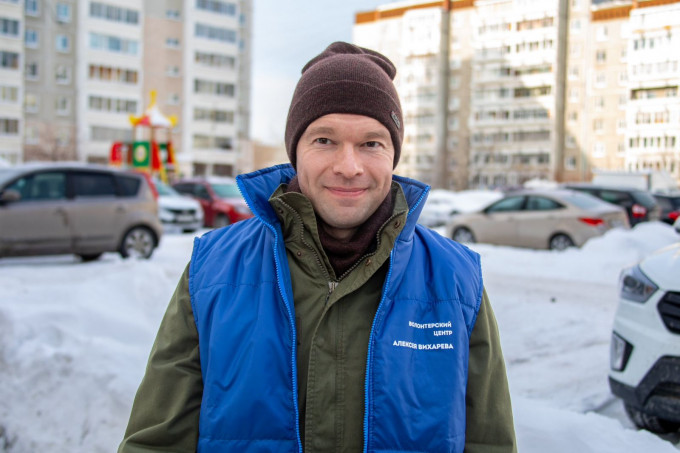 В Екатеринбурге волонтеры Алексея Вихарева помогли убрать последствия снежного циклона