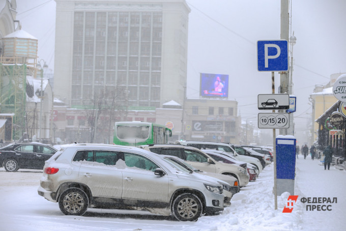 В Тюмени все городские парковки временно станут бесплатными