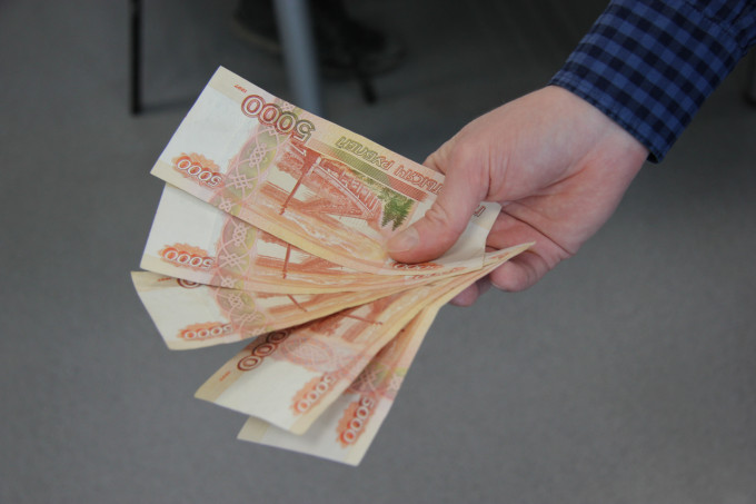 В Екатеринбурге средняя зарплата составила более 84 тысяч рублей