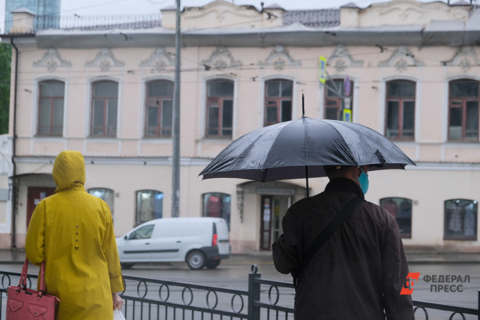 В нескольких районах ХМАО ожидаются дождь, гроза и сильный ветер