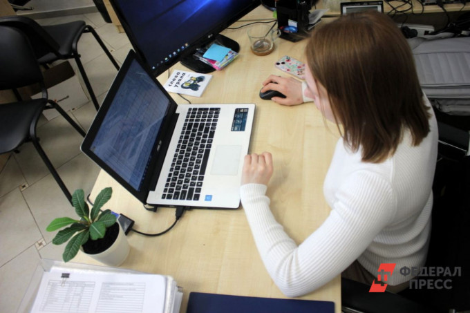 Высокая зарплата, карьерный рост и хороший коллектив – как молодежь УрФО выбирает себе работу