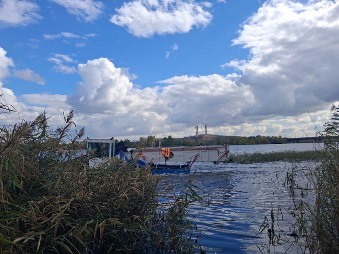 Благодаря ММК в Магнитогорске акваторию Урала очистят от водорослей и тростника