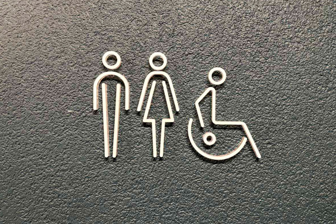 Мэр Тюмени заявил, что оплату за использование общественных туалетов завтра не введут