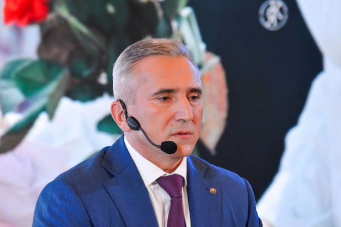 «Скорбим вместе с семьями погибших»: губернатор Моор выразил соболезнования в связи с трагедией в Копейске