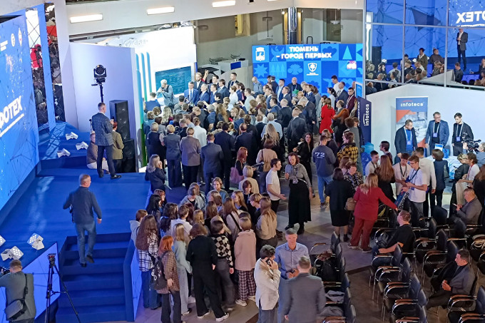 Зампредседателя Правительства РФ Григоренко отметил опыт внедрения ИИ в Тюменской области