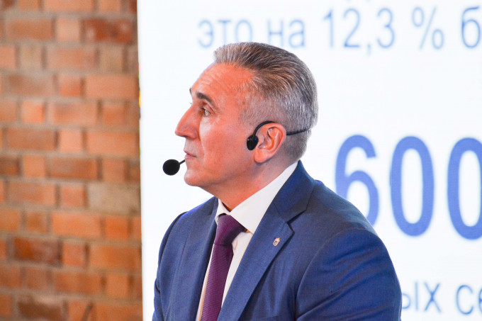 На прямую линию губернатора Моора поступило более 1,6 тысяч вопросов