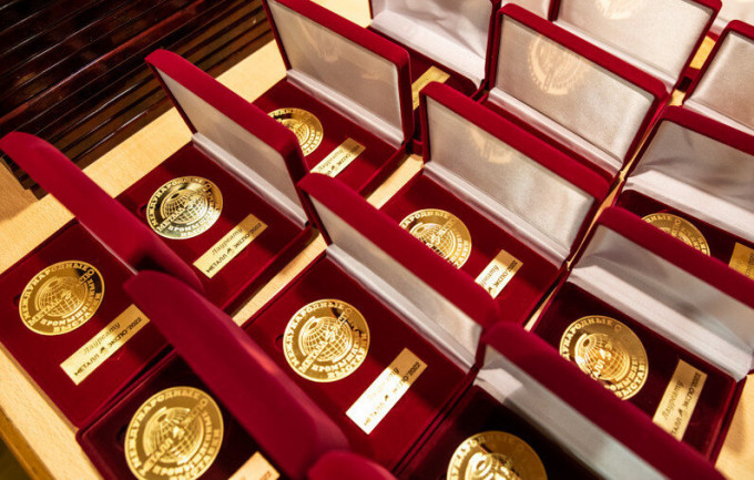 Лучшие научные работы в металлургии отметили золотыми и серебряными медалями