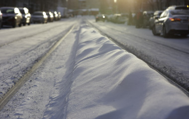 «Что у нас по снегу?»: в Тюмени разъяснили порядок уборки осадков на дорогах и во дворах