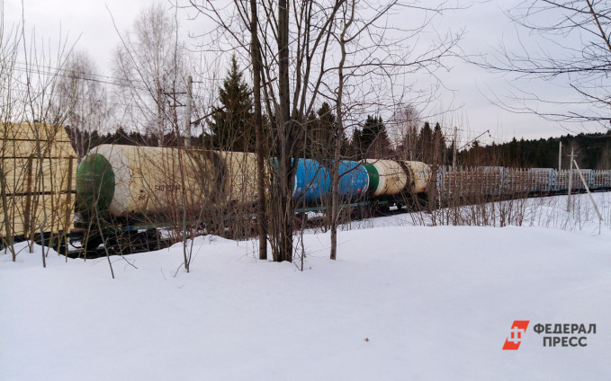 Две цистерны сошли с путей на предприятии под Екатеринбургом
