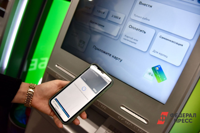 Банки стали чаще ограничивать переводы между собственными счетами россиян