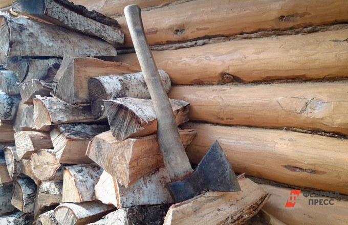 В ХМАО школьник принес на уроки топор