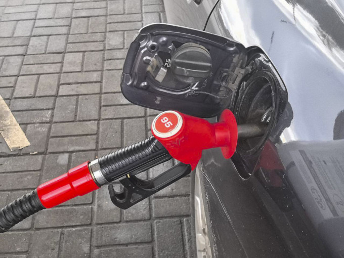 В ХМАО подорожали все виды топлива